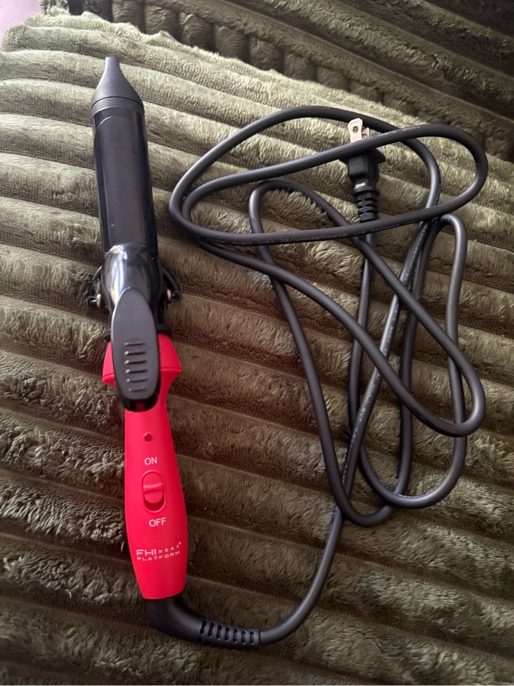 FHI Heat Platform Mini Travel 1.5” Curling Iron Red
